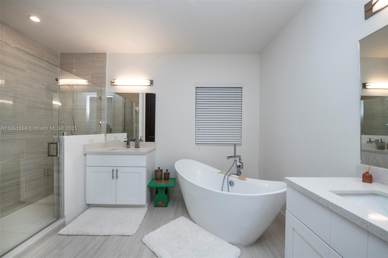 PALMETTO BAY GARDENS - Residential