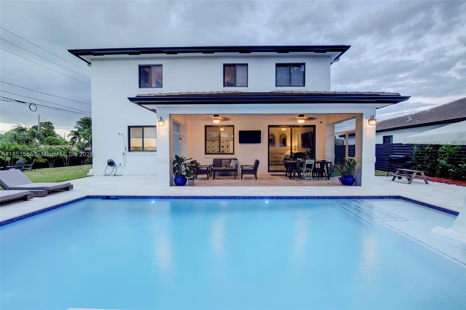 PALMETTO BAY GARDENS - Residential