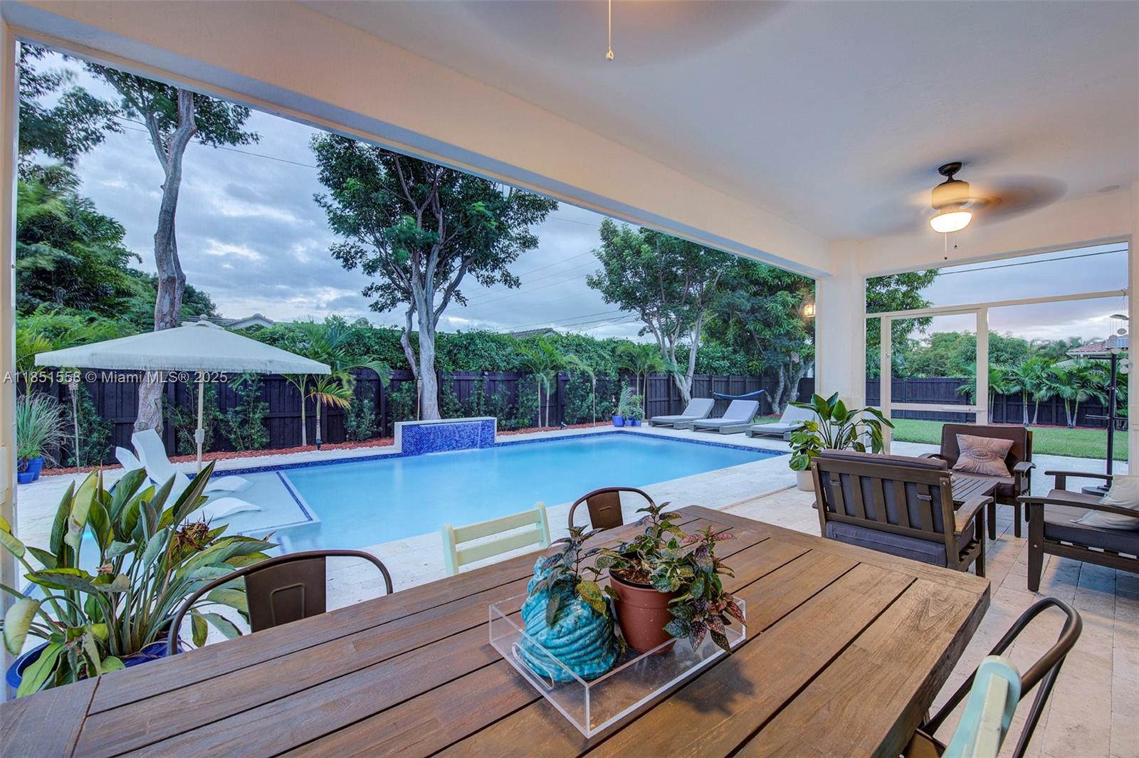 PALMETTO BAY GARDENS - Residential