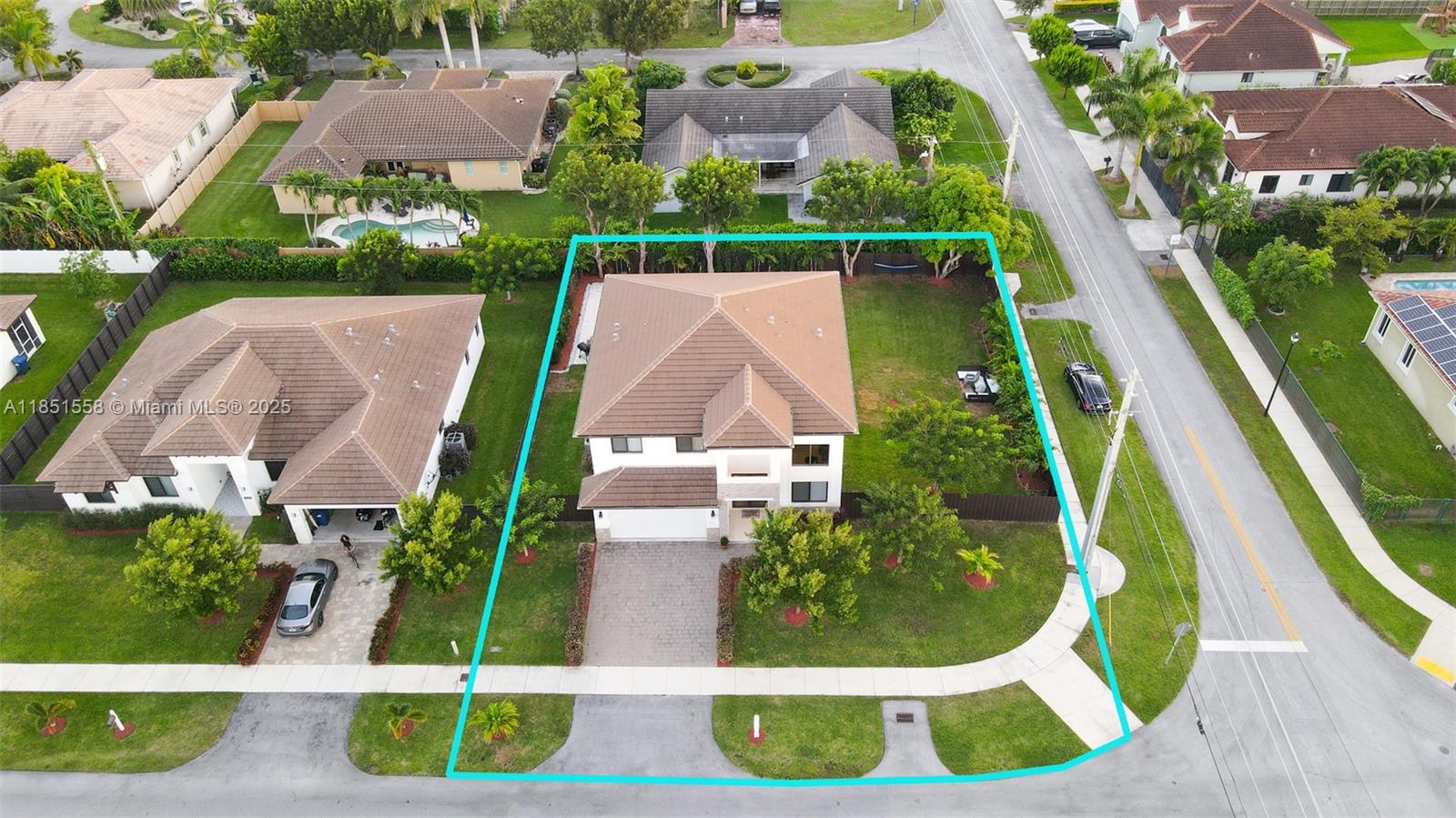 PALMETTO BAY GARDENS - Residential