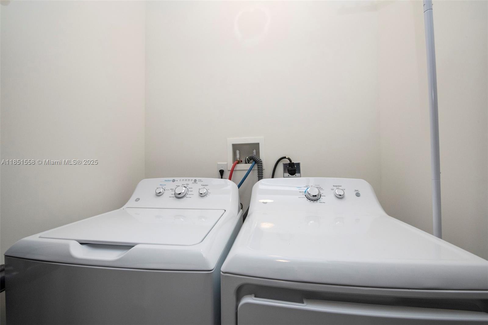 PALMETTO BAY GARDENS - Residential