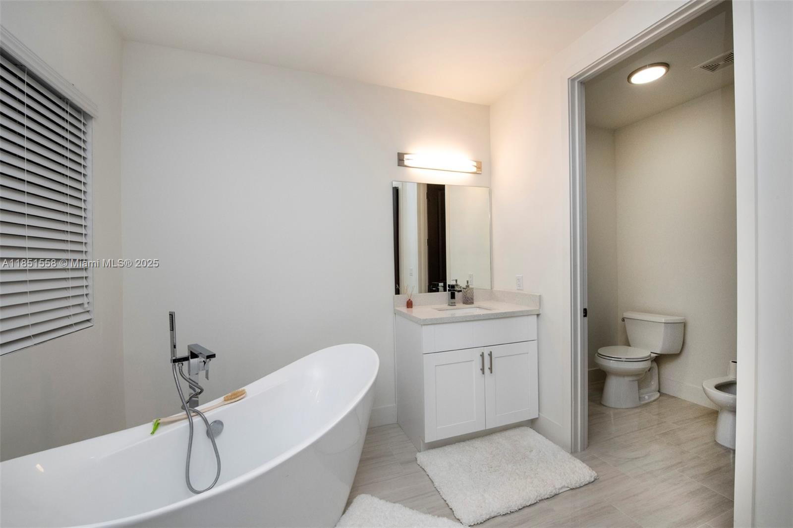 PALMETTO BAY GARDENS - Residential