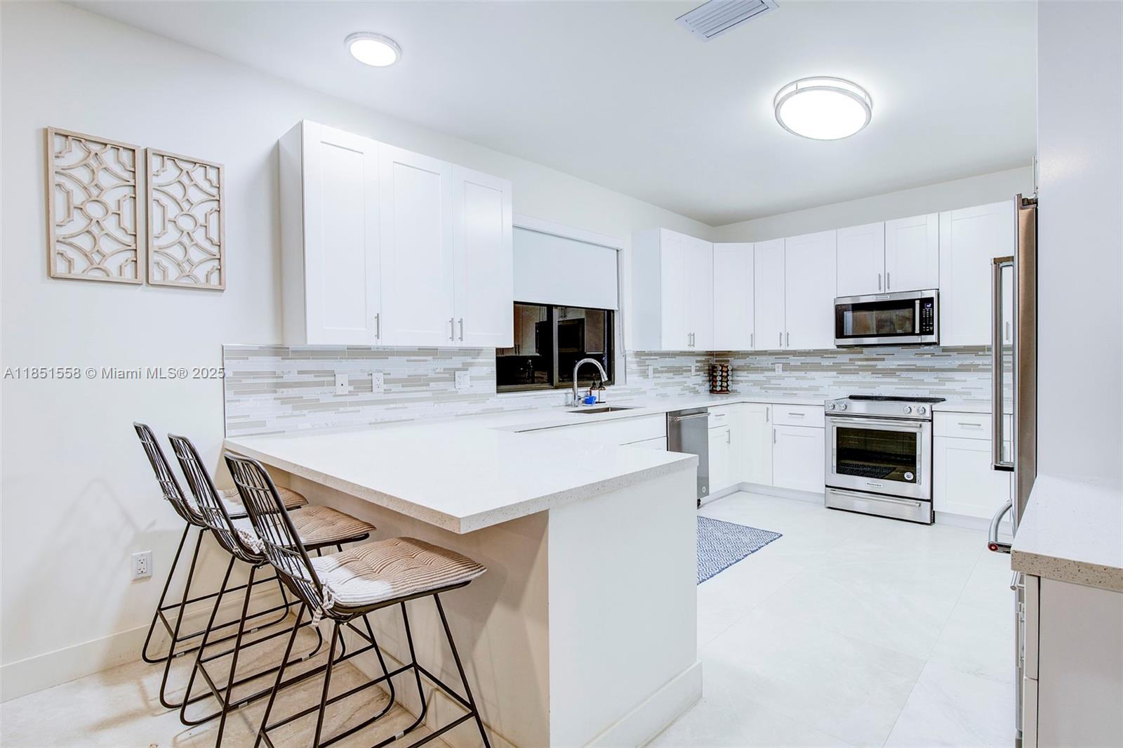 PALMETTO BAY GARDENS - Residential