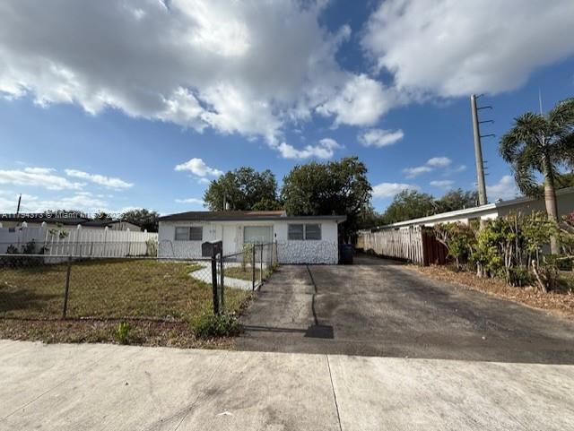 Rental Property at 6732 Atlanta St, Hollywood, Broward County, Florida - Bedrooms: 3 
Bathrooms: 2  - $3,200 MO.