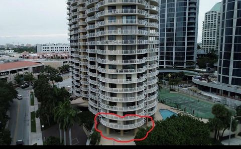 Condominium in Miami FL 2843 Bayshore Dr.jpg
