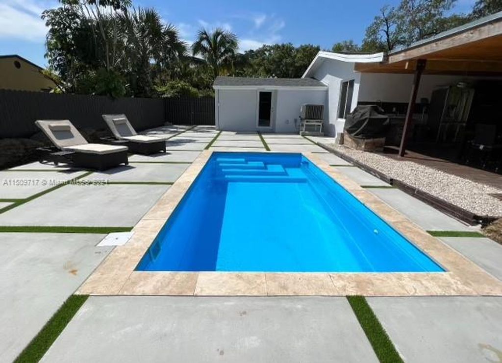 Photo of 1431 SW 29th St, Fort Lauderdale, FL 33315 (MLS # A11509717)