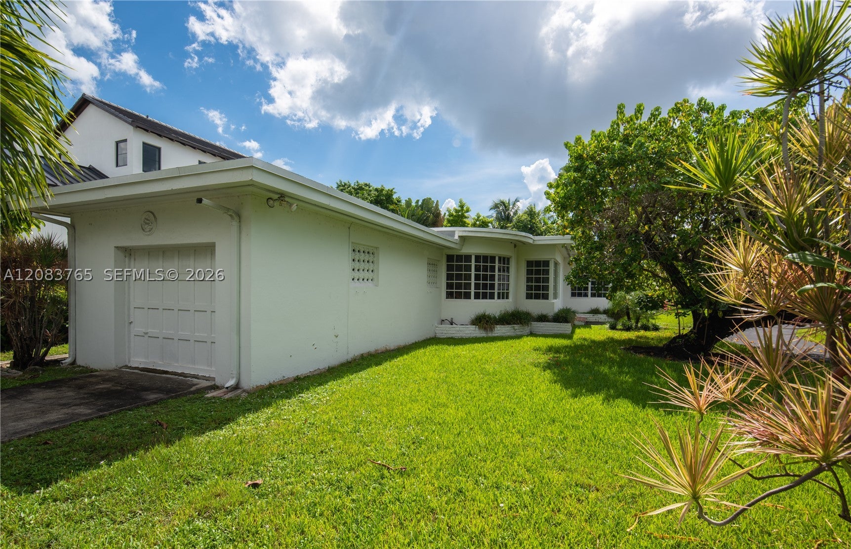 85 S Hibiscus Dr