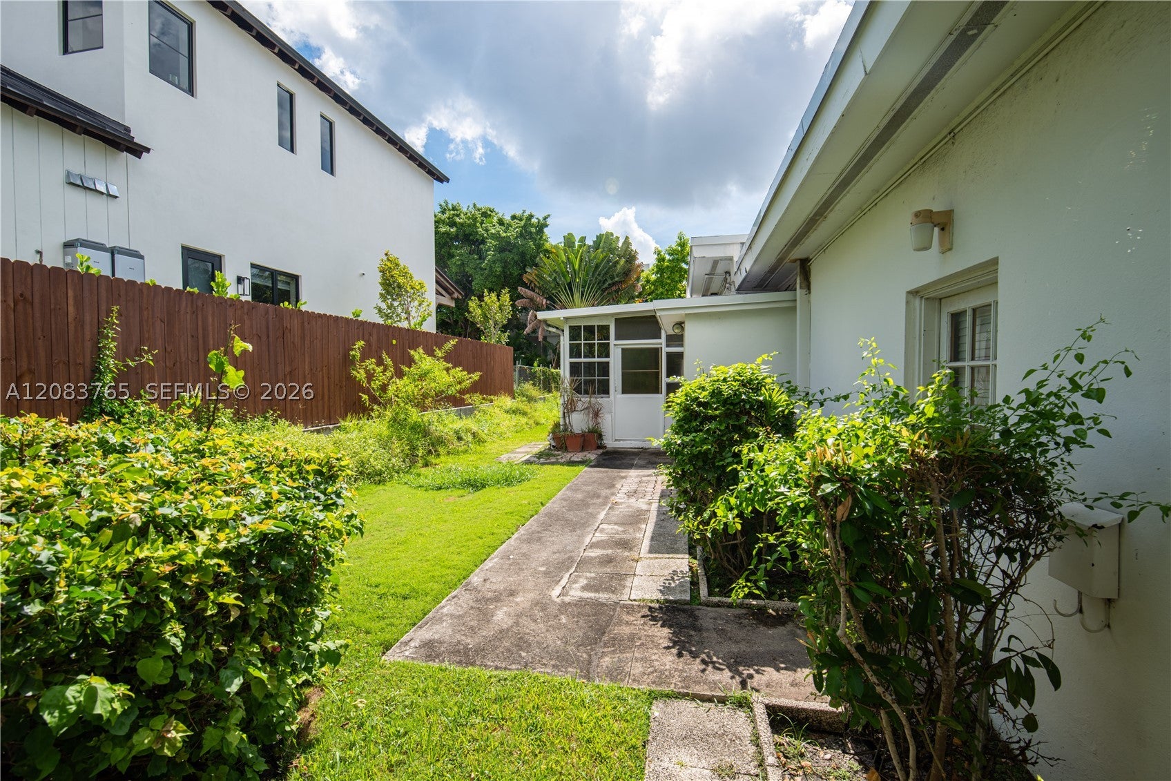 85 S Hibiscus Dr