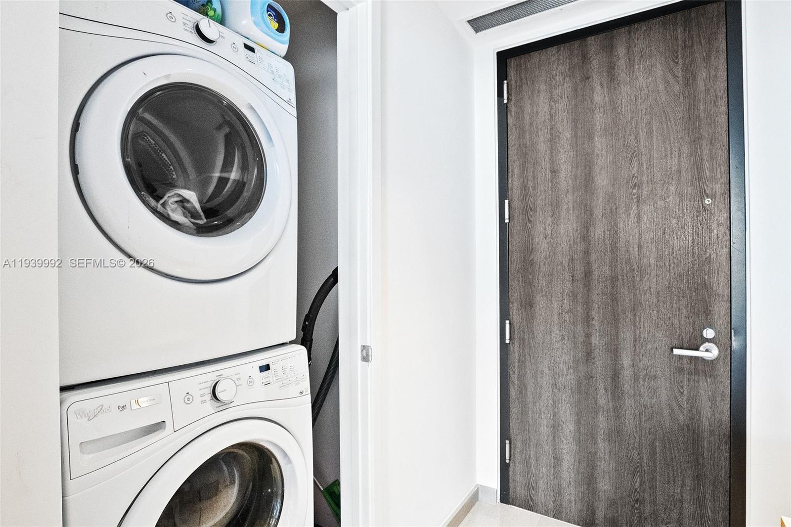 REACH CONDO - Residential