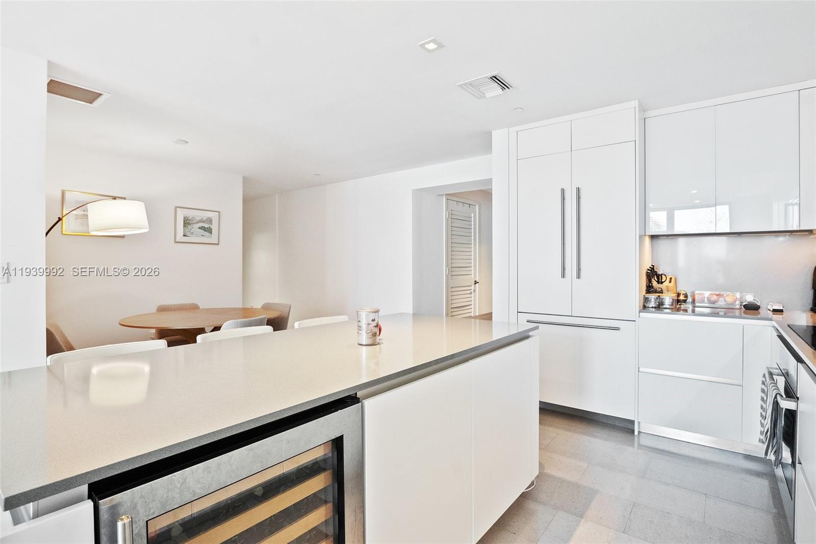 REACH CONDO - Residential