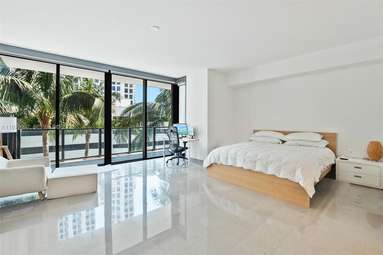 REACH CONDO - Residential