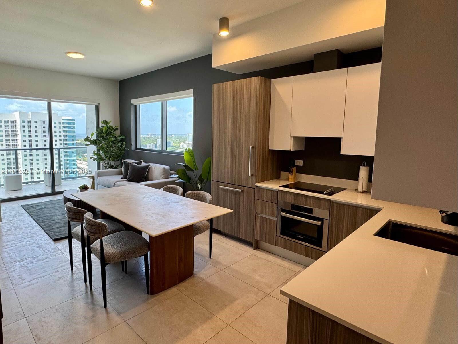 239 SW 9th St 2101