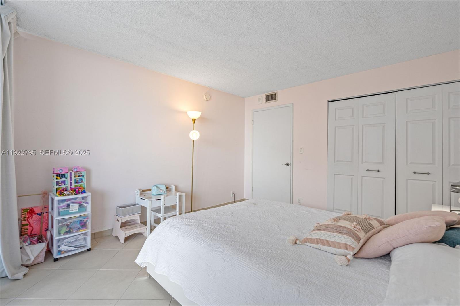 BRICKELL PLACE CONDO - Residential