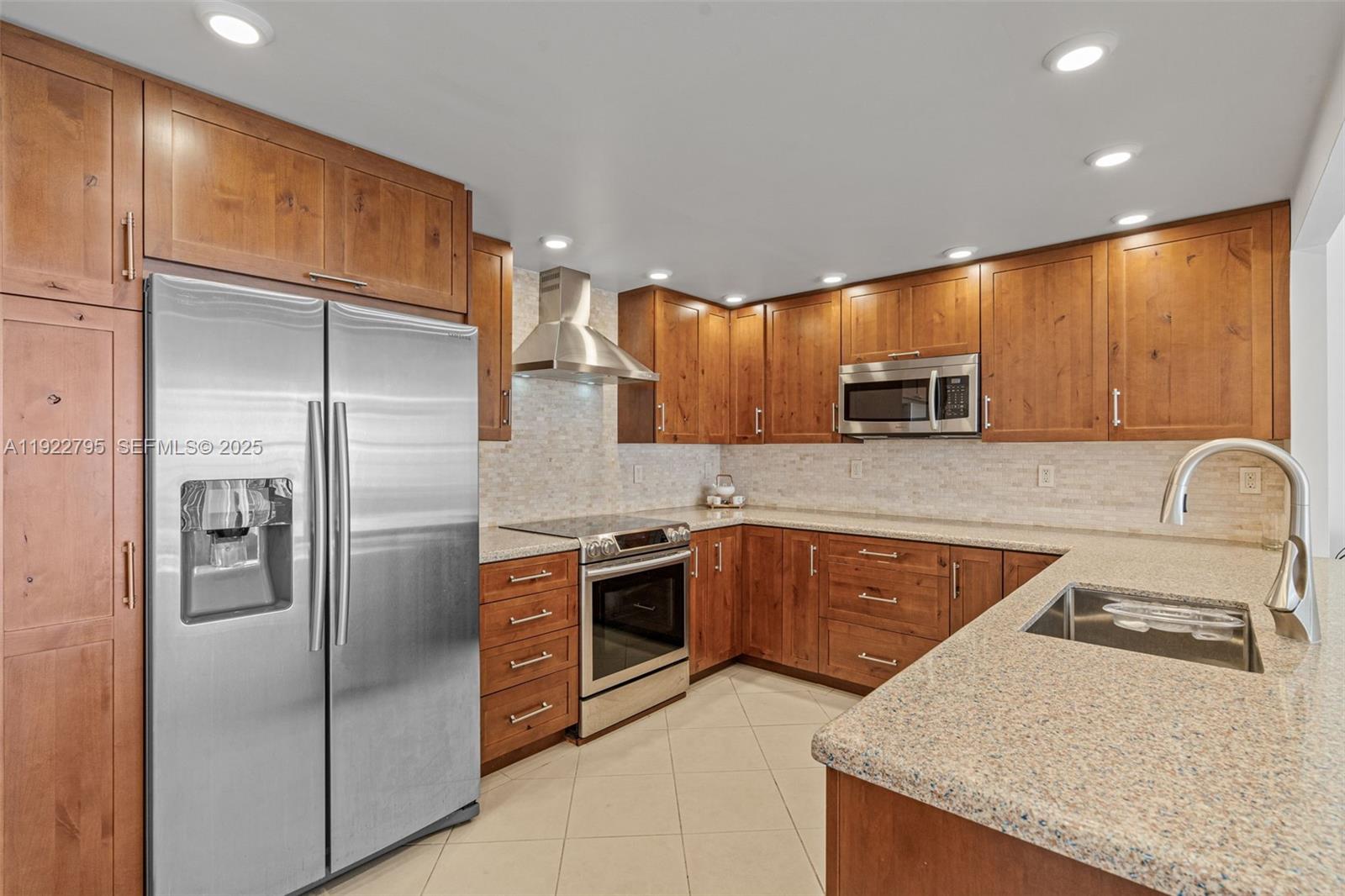 BRICKELL PLACE CONDO - Residential