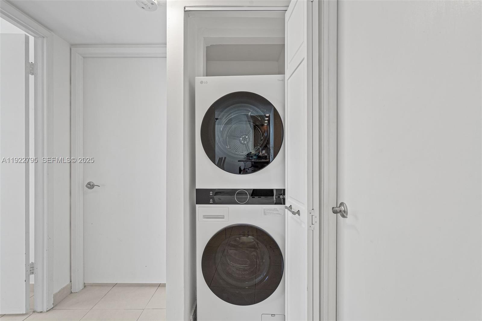 BRICKELL PLACE CONDO - Residential