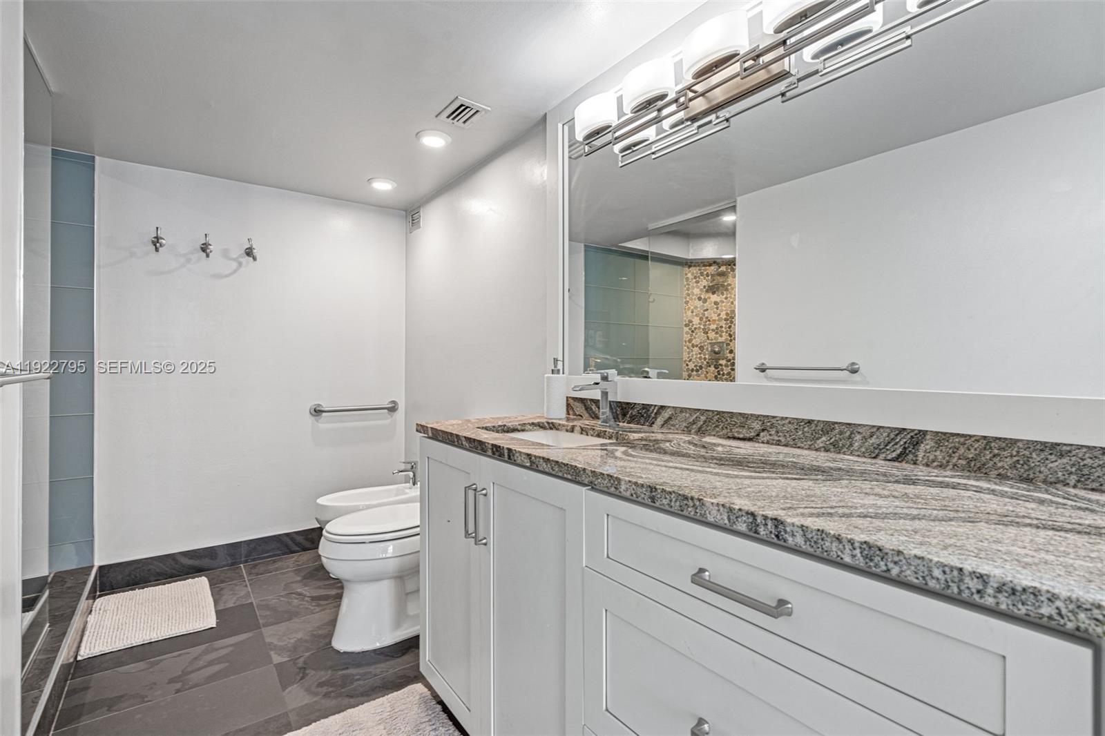 BRICKELL PLACE CONDO - Residential