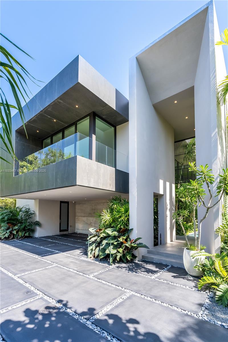 PINECREST MANOR - Residential