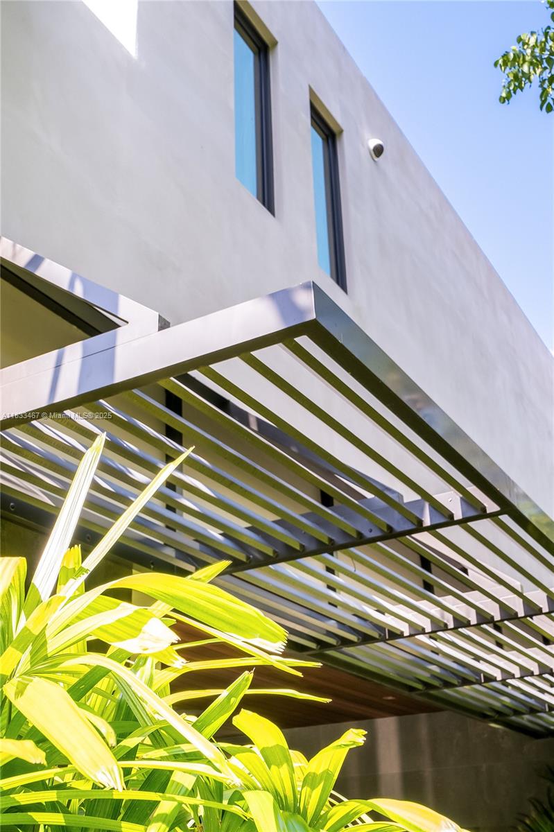 PINECREST MANOR - Residential