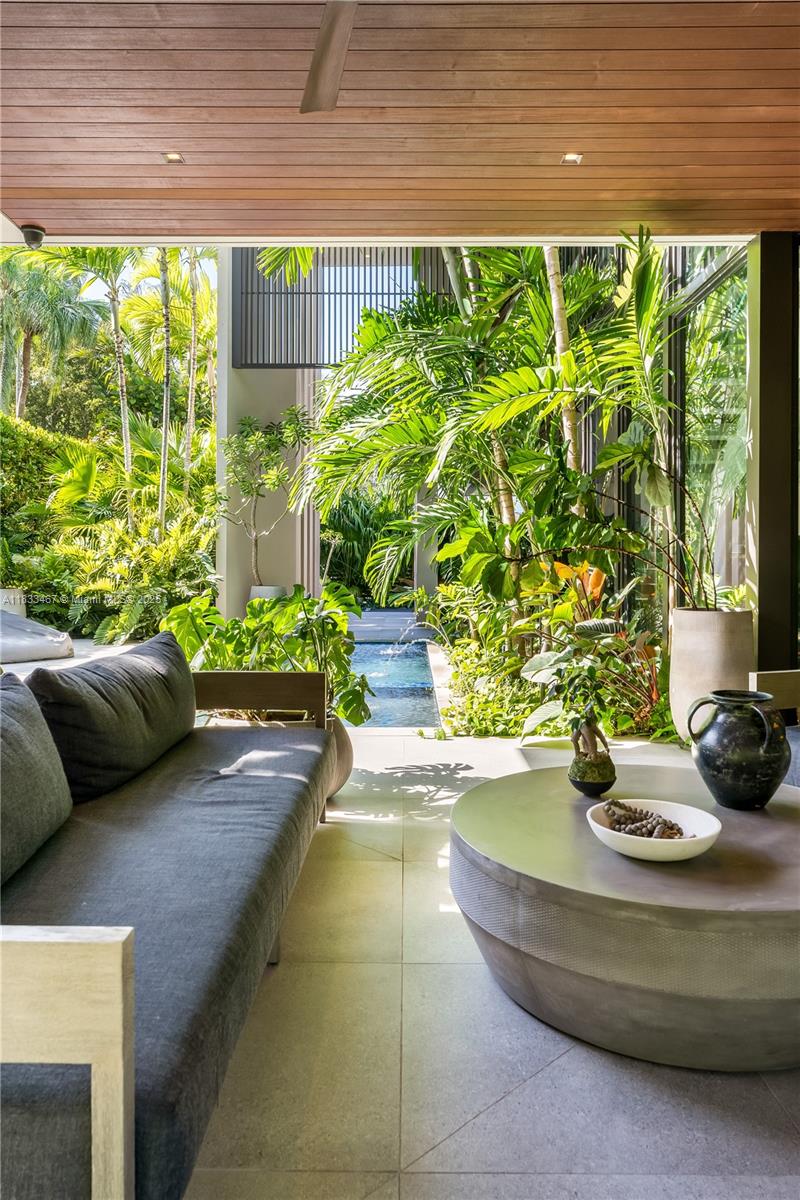 PINECREST MANOR - Residential