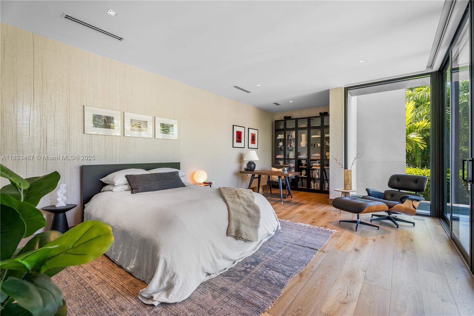 PINECREST MANOR - Residential