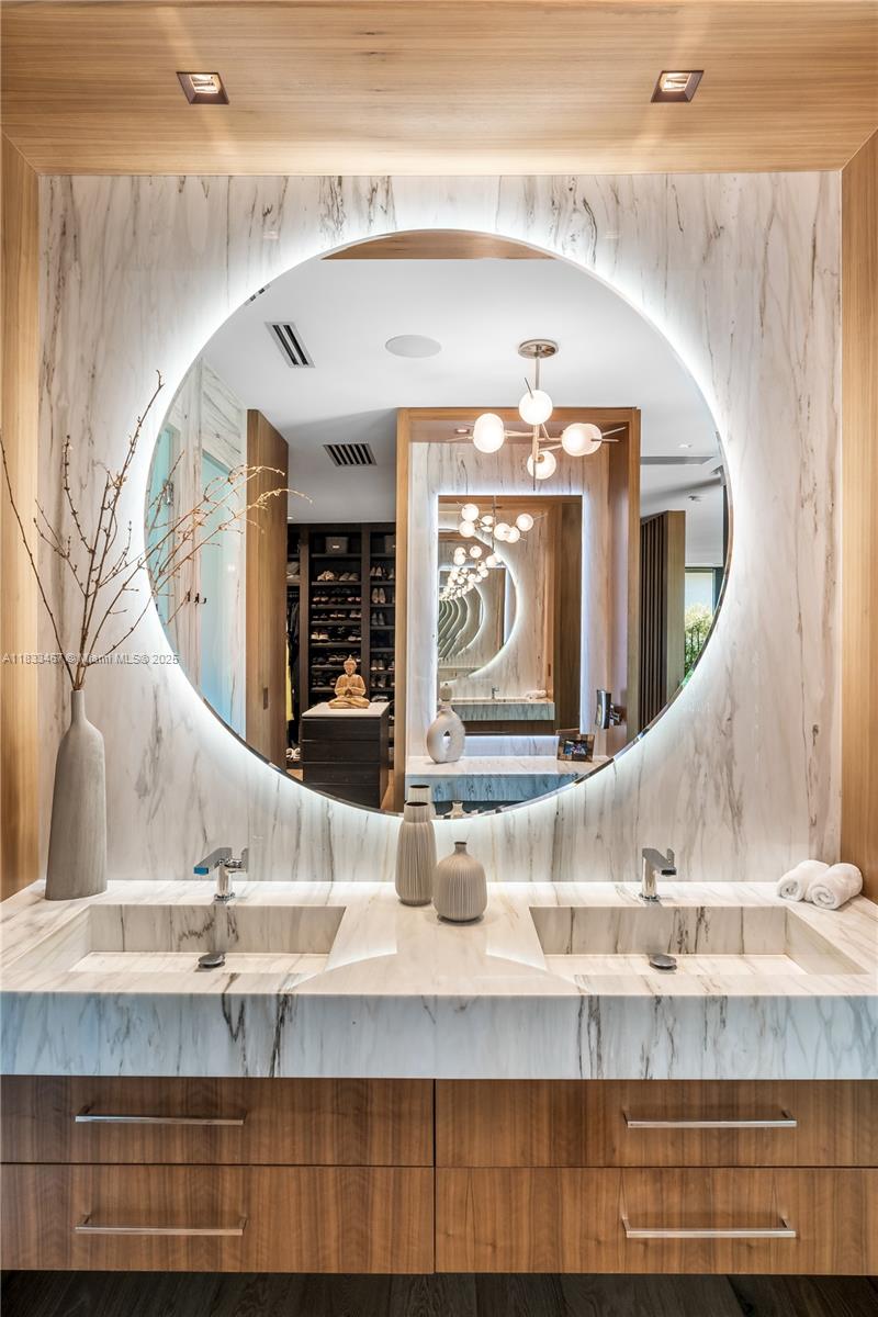 PINECREST MANOR - Residential