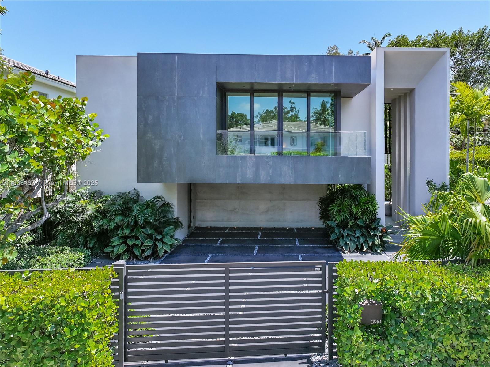 PINECREST MANOR - Residential