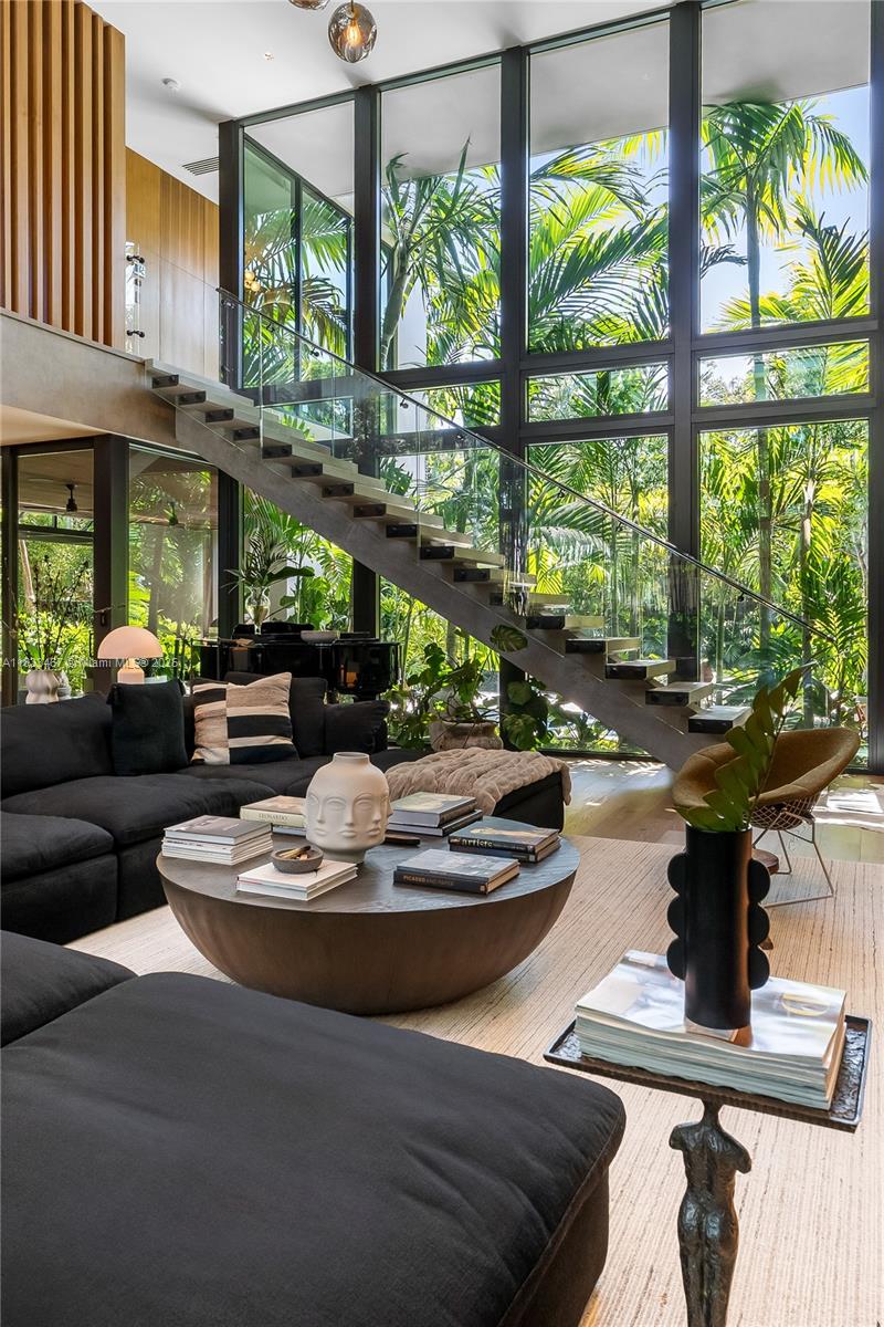 PINECREST MANOR - Residential