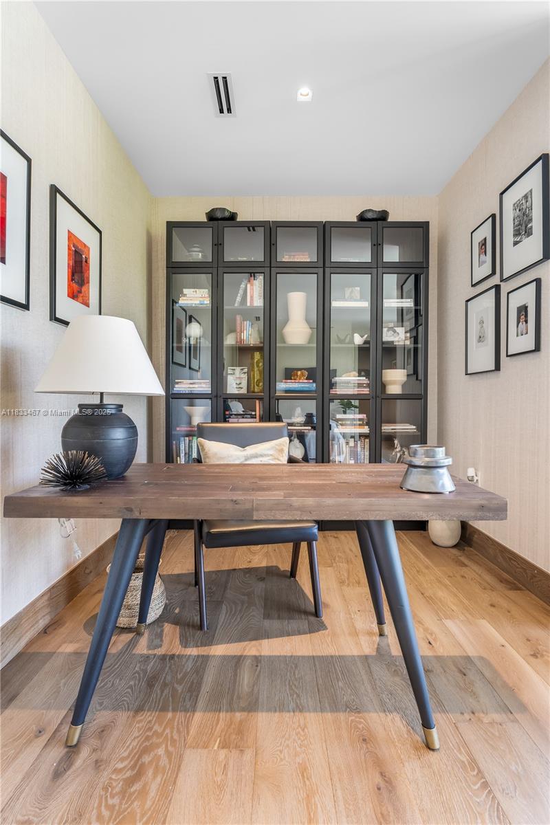 PINECREST MANOR - Residential