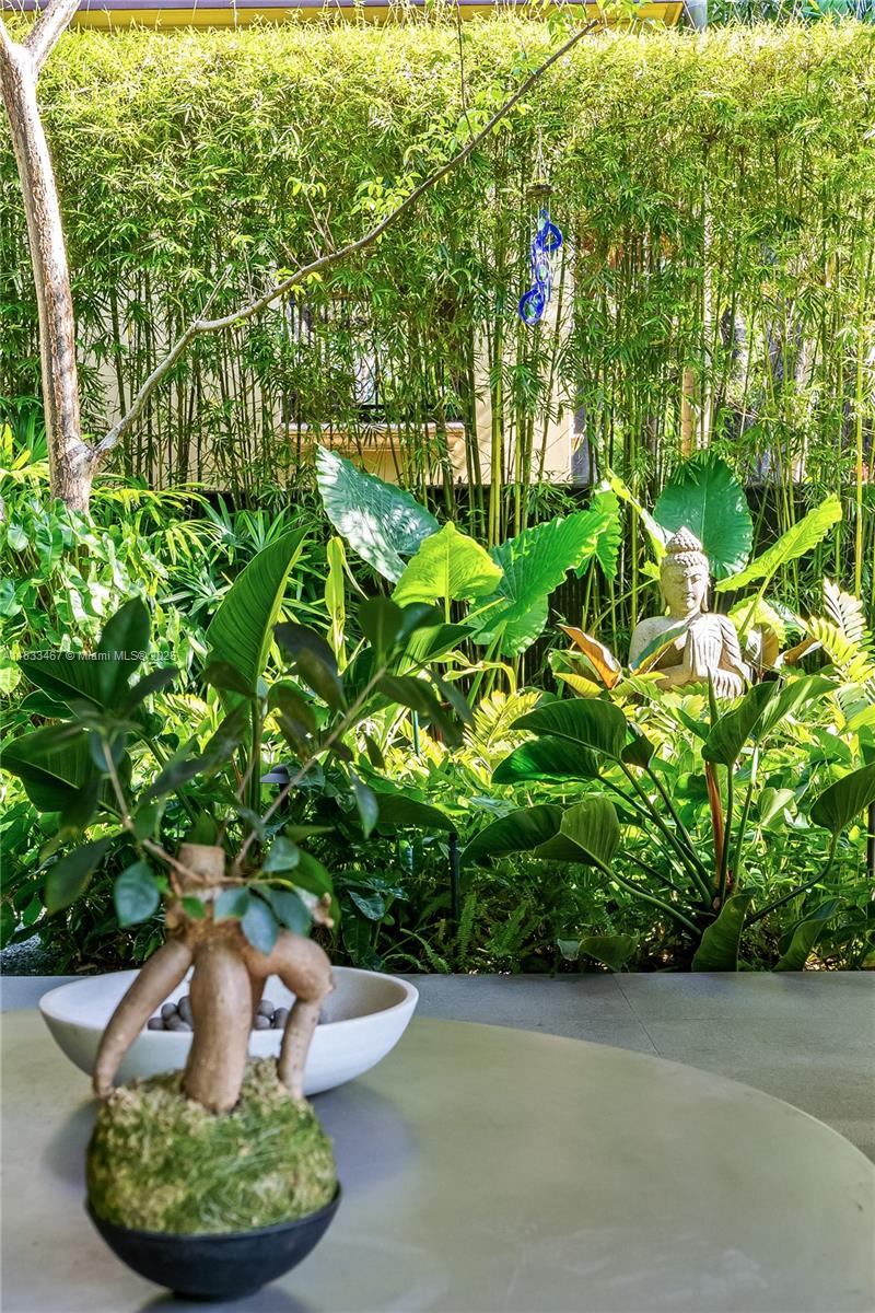 PINECREST MANOR - Residential