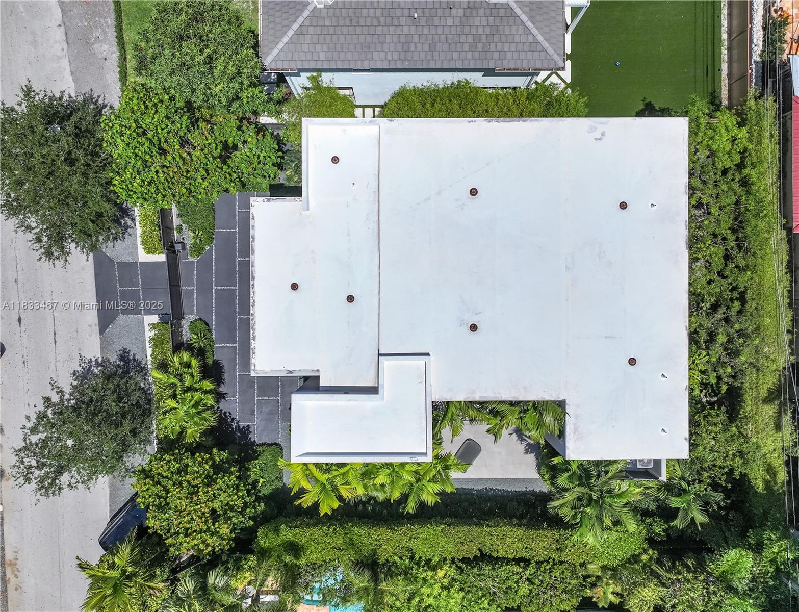 PINECREST MANOR - Residential