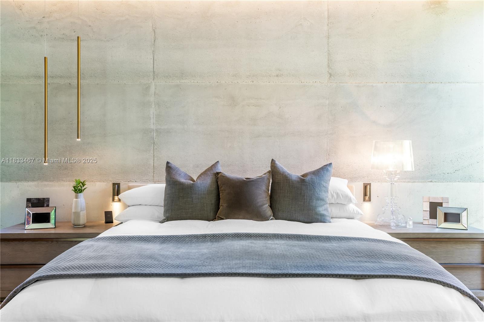 PINECREST MANOR - Residential