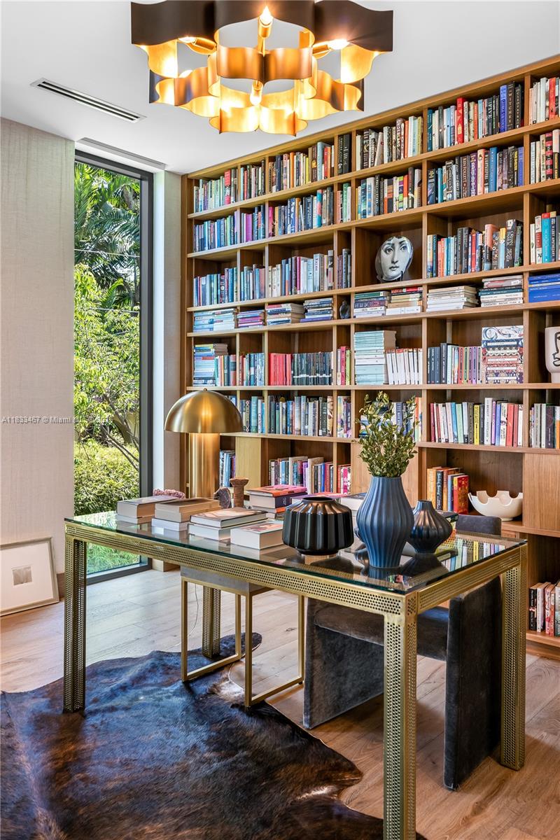 PINECREST MANOR - Residential