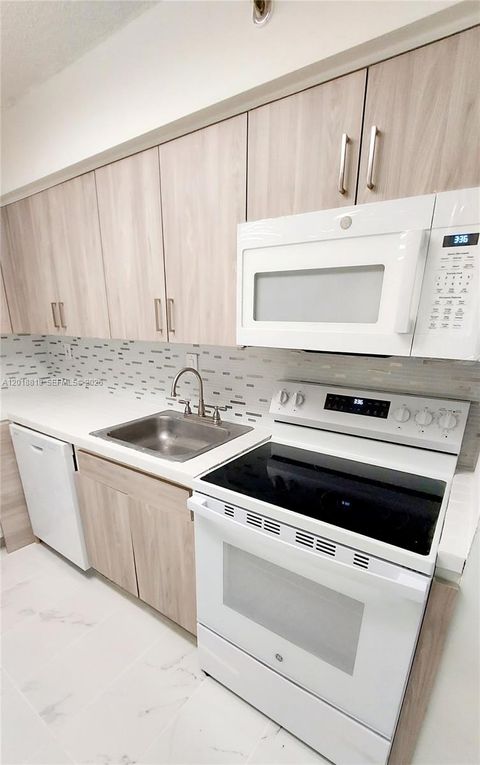 3300 NE 192nd St 808 Aventura FL 33180