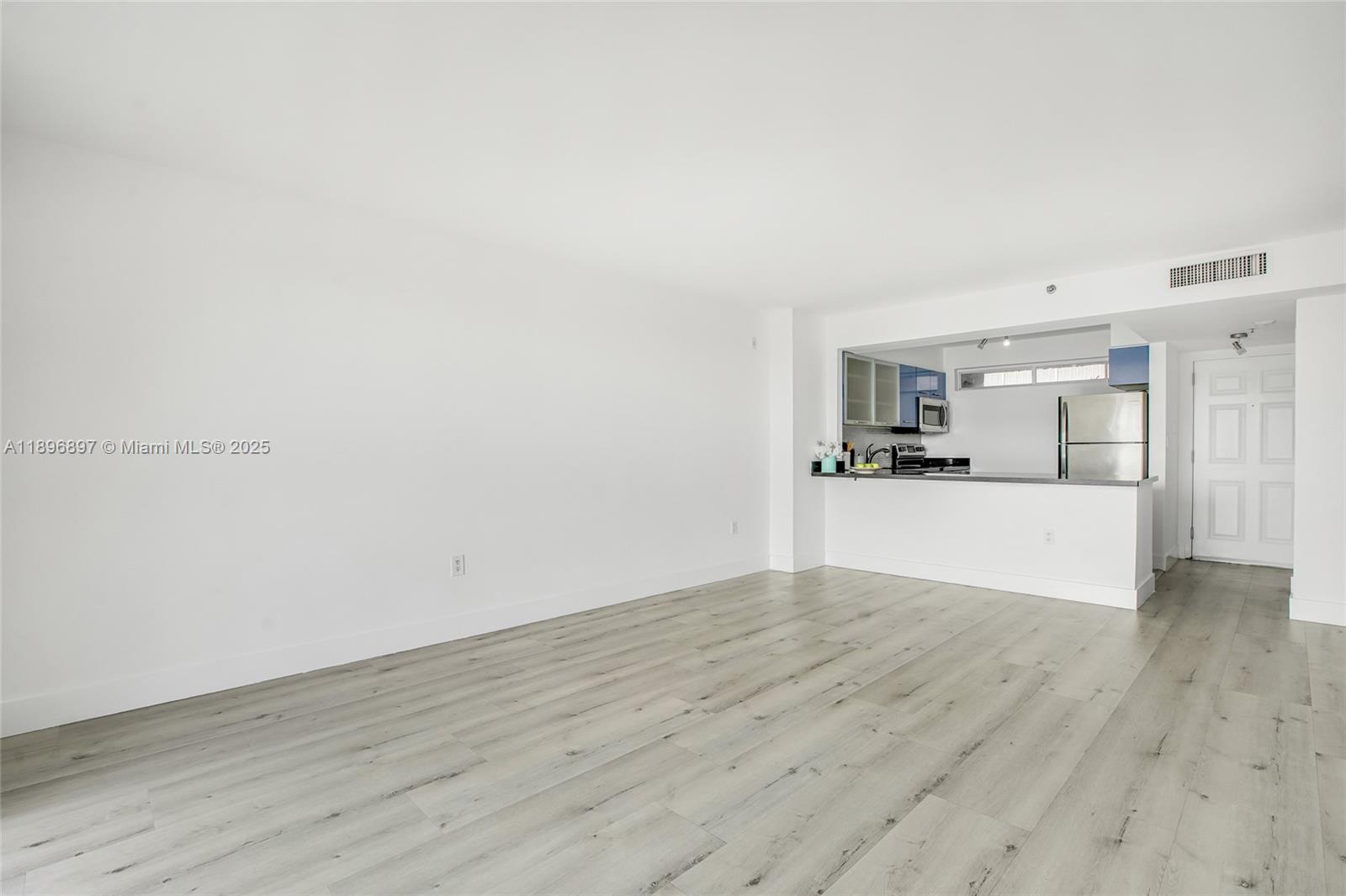 NIRVANA CONDO NO FIVE CON - Residential
