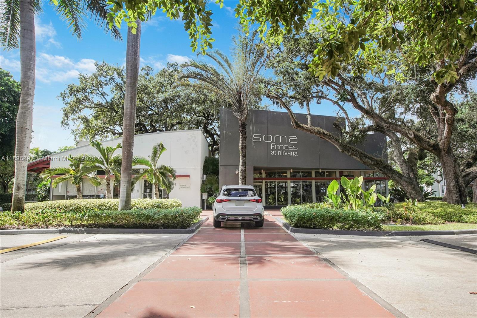NIRVANA CONDO NO FIVE CON - Residential