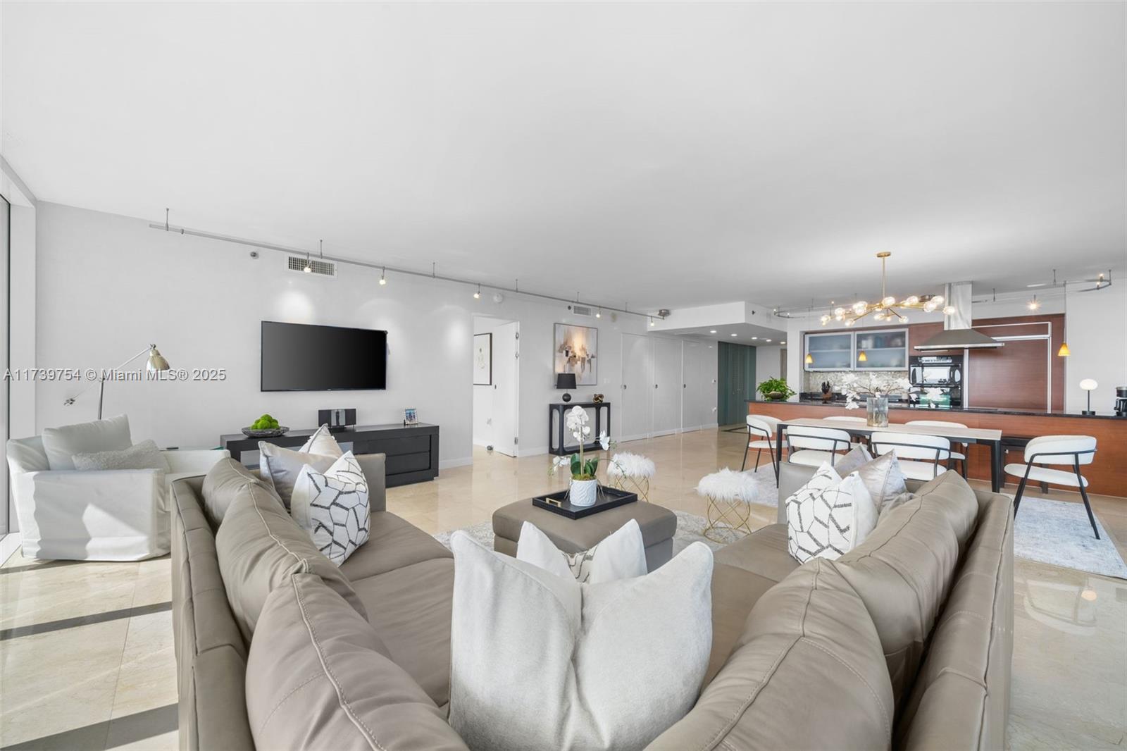 1830 S Ocean Dr 4402