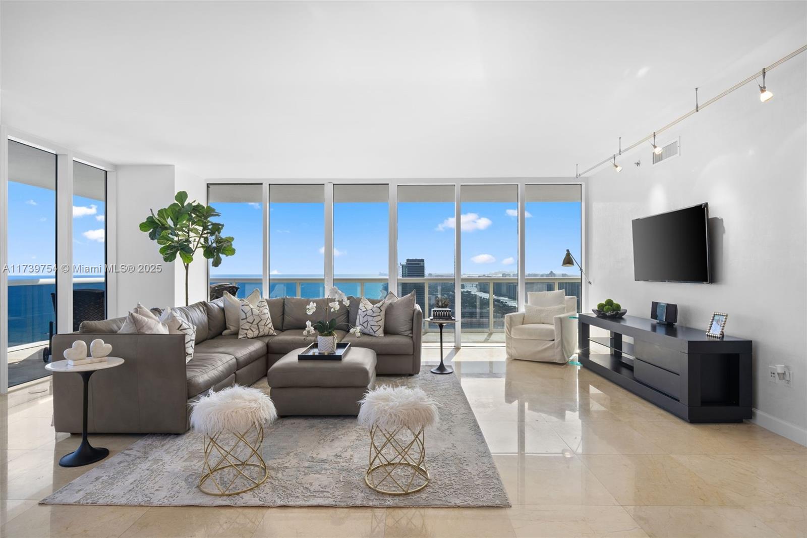 1830 S Ocean Dr 4402