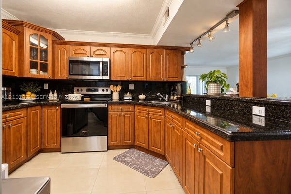1171 NW 125TH CT # 104, MIAMI, FL 33182 - Image 6e30b4ea1baa87cfe5c54a7c8604fcc9/3693313550