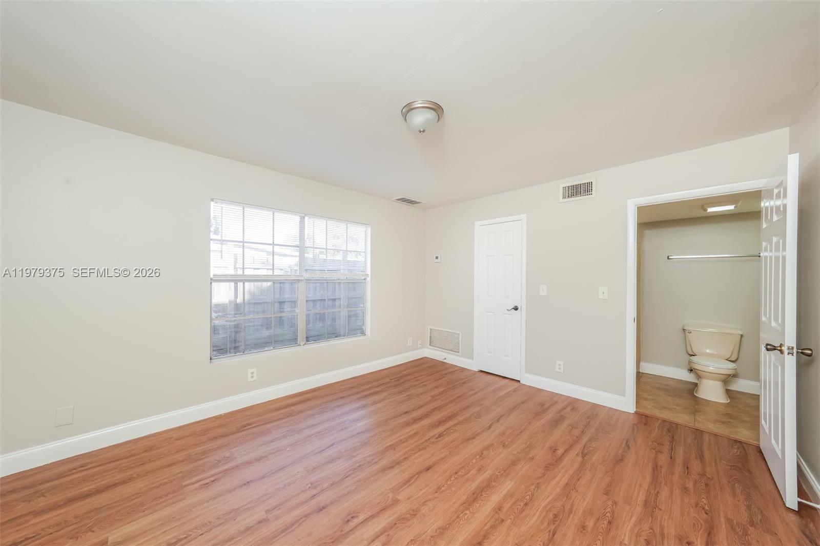 COUNTRY CLUB ACRES 4 - Residential Lease