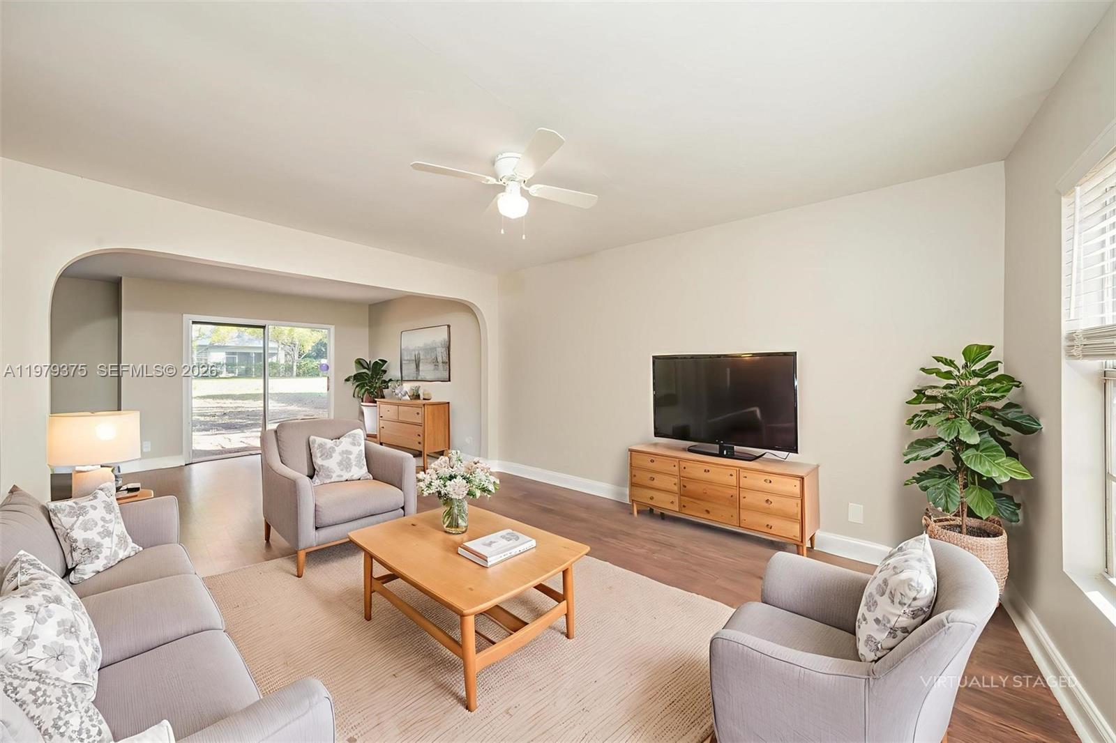 COUNTRY CLUB ACRES 4 - Residential Lease