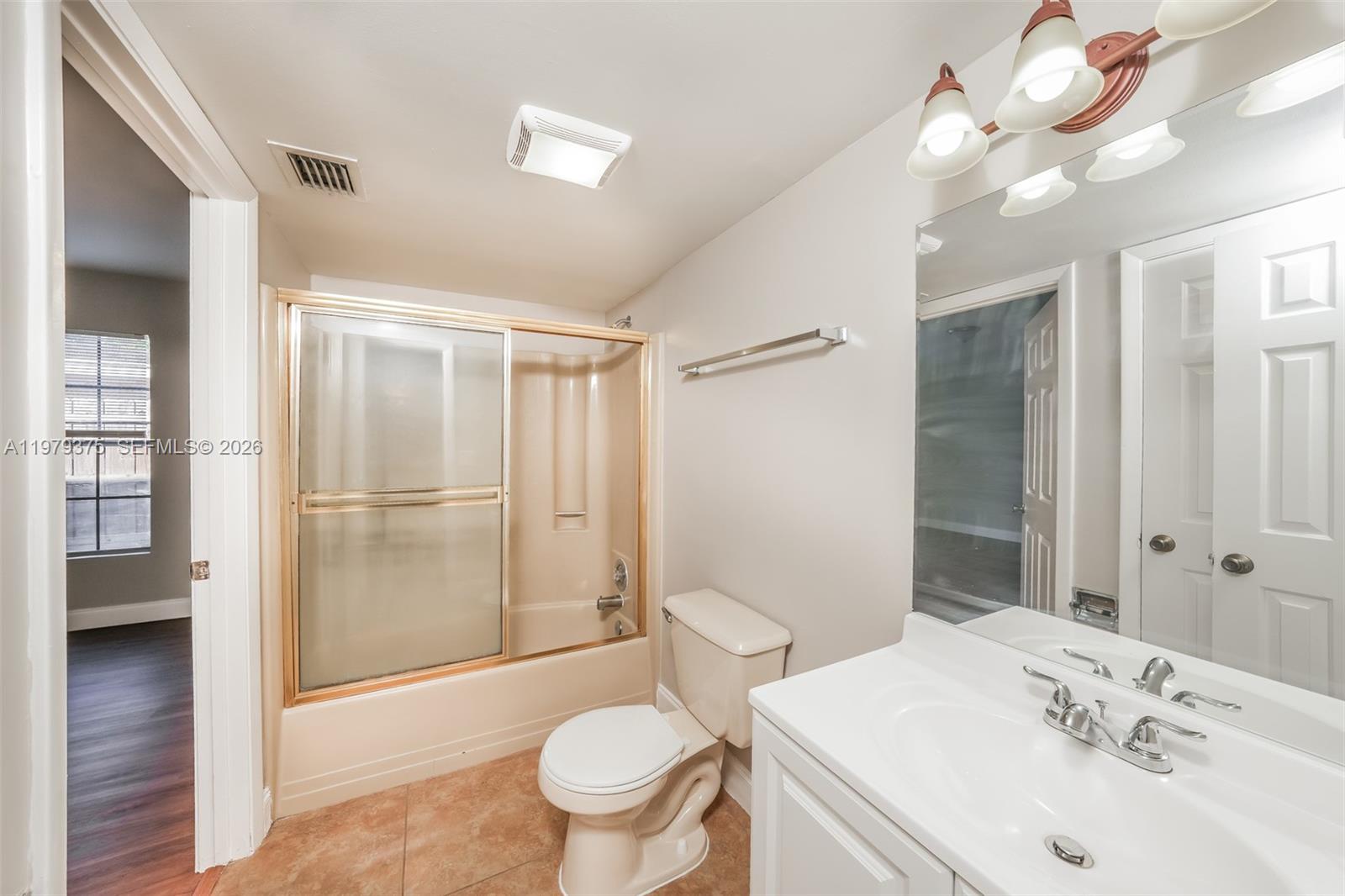 COUNTRY CLUB ACRES 4 - Residential Lease