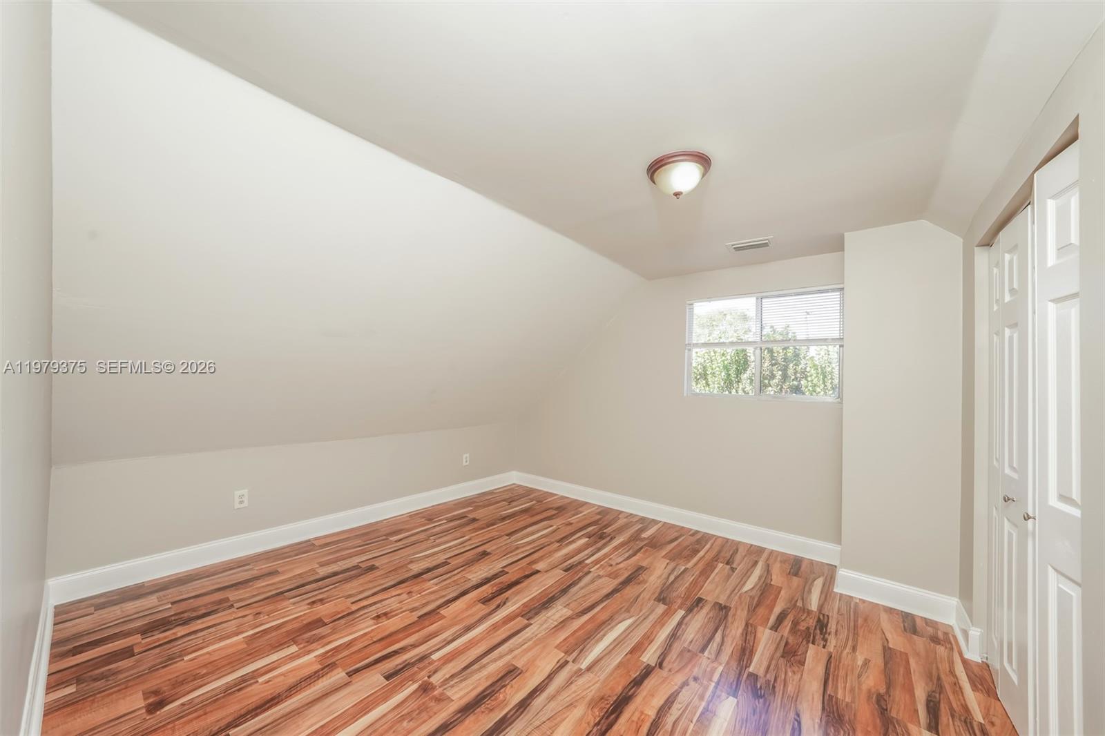 COUNTRY CLUB ACRES 4 - Residential Lease