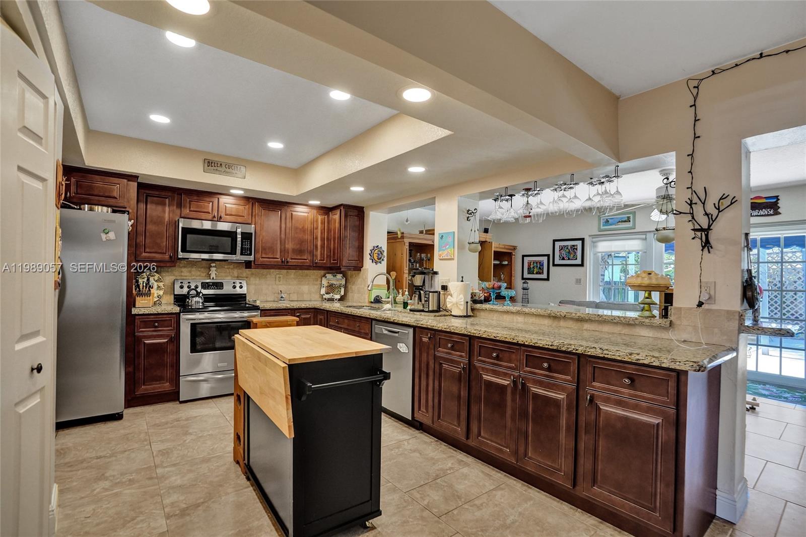 PASADENA LAKES WEST - Residential