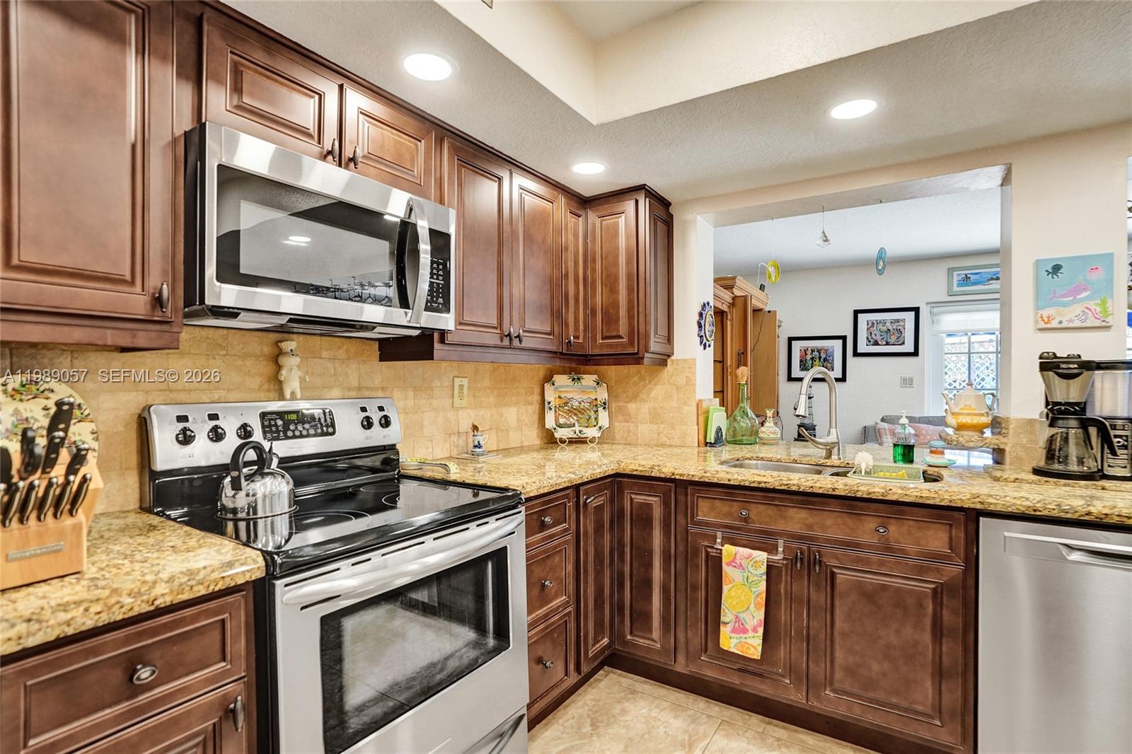 PASADENA LAKES WEST - Residential