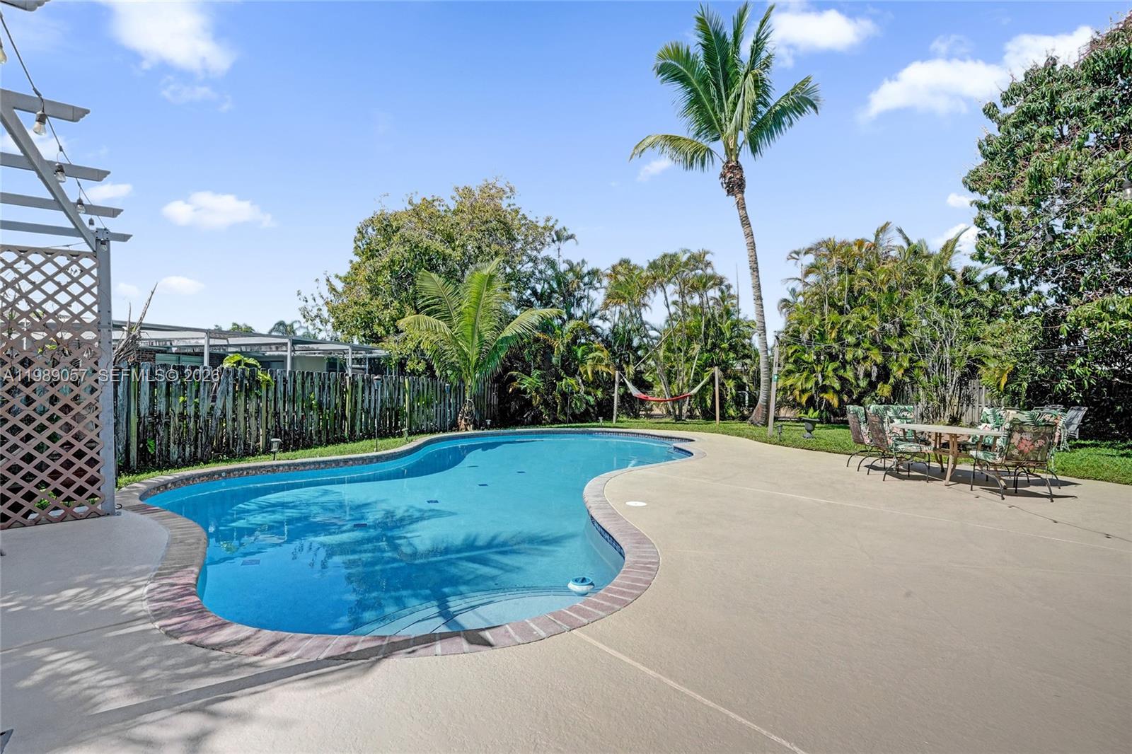 PASADENA LAKES WEST - Residential