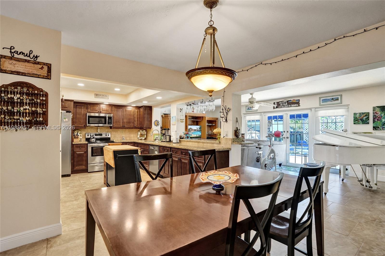 PASADENA LAKES WEST - Residential