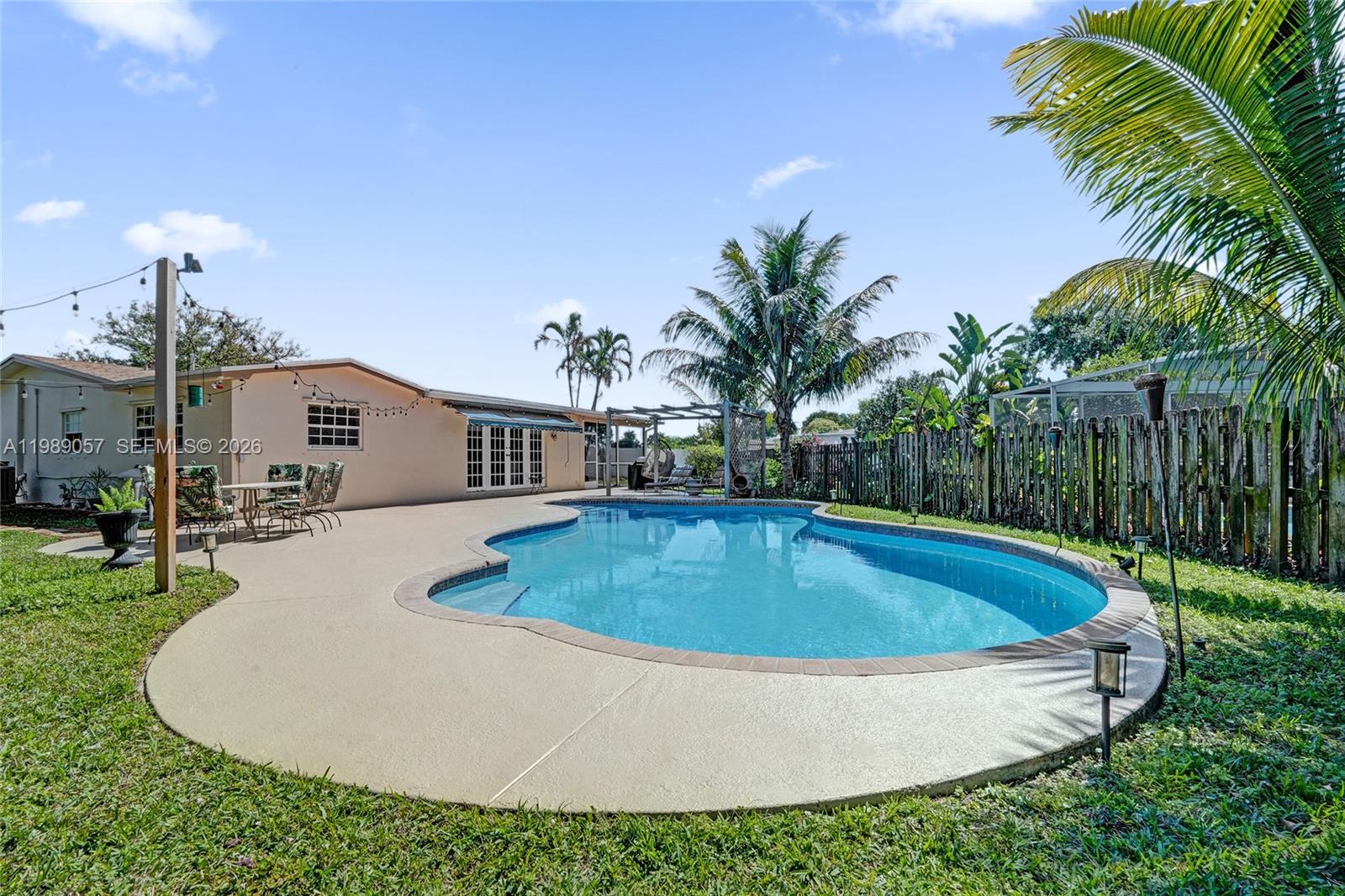 PASADENA LAKES WEST - Residential