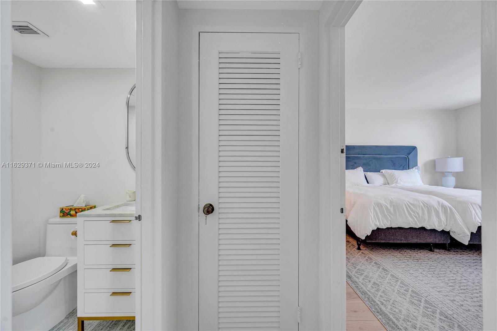 0HE CARRIAGE CLUB SOUTH C - Residential