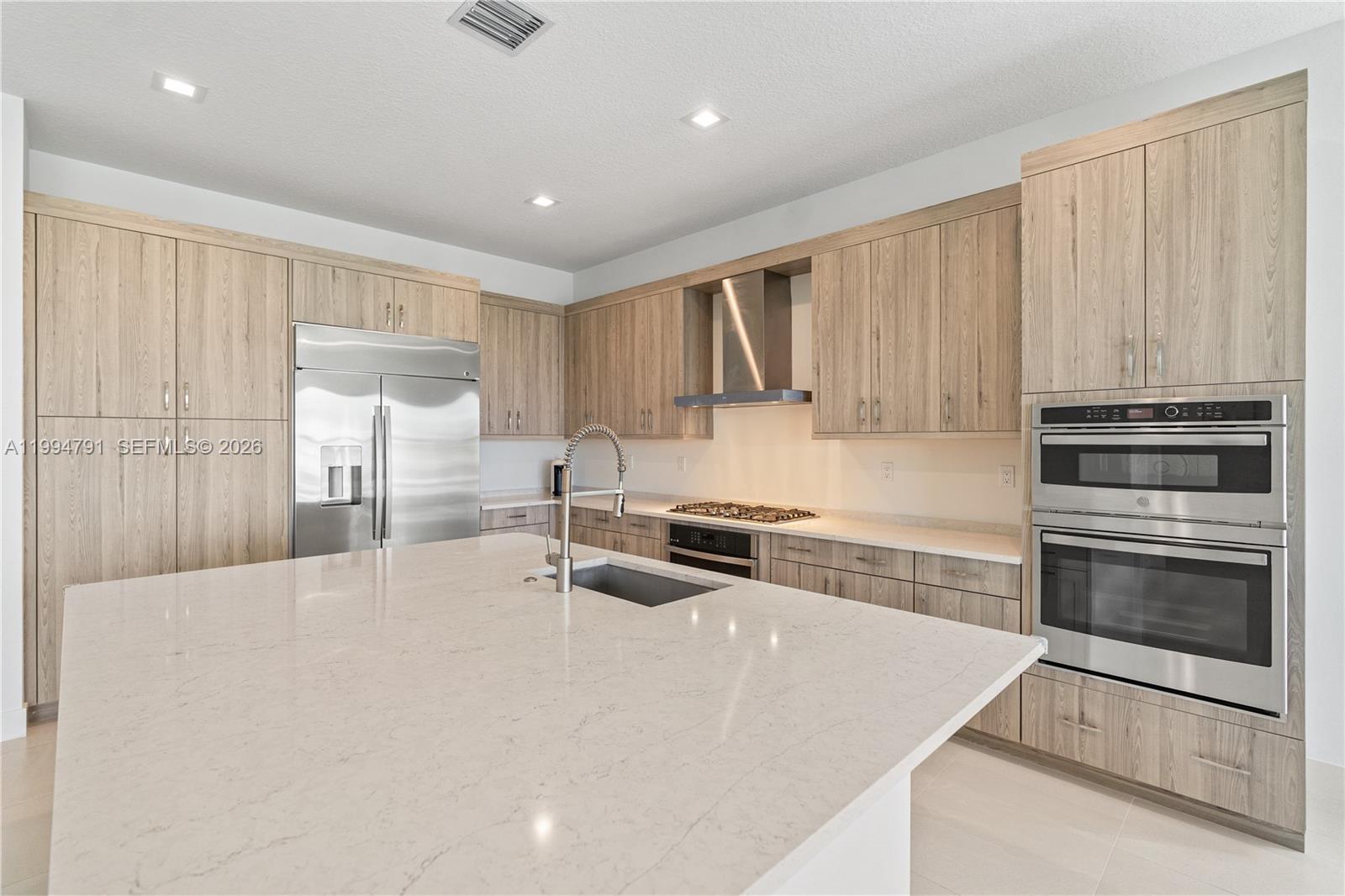 LOTUS EDGE JOHNS WEST PUD - Residential