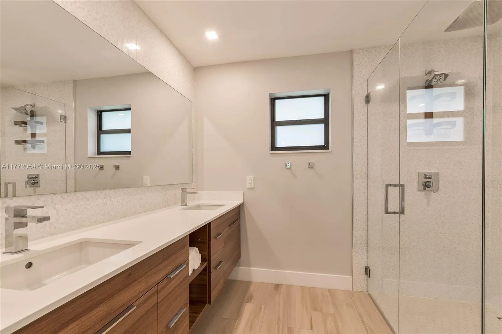 Palmetto Bay, Florida 33158, United States, 4 Bedrooms Bedrooms, ,3 BathroomsBathrooms,Residential,Active,97668